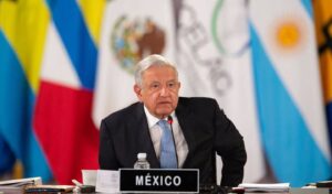AMLO acusa a administradoras de Afores de ‘campaña de mentiras’ vs. reforma a Pensiones del Bienestar